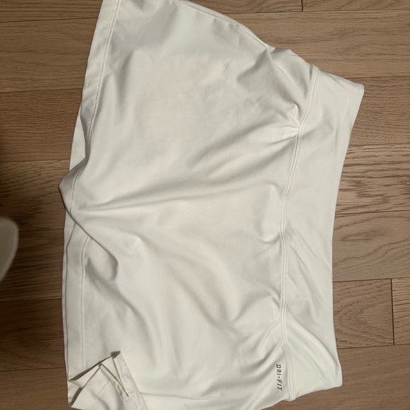 2 Nike tennis skirts size M - Picture 4 of 4